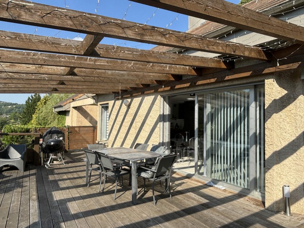 Maison avec piscine intérieure